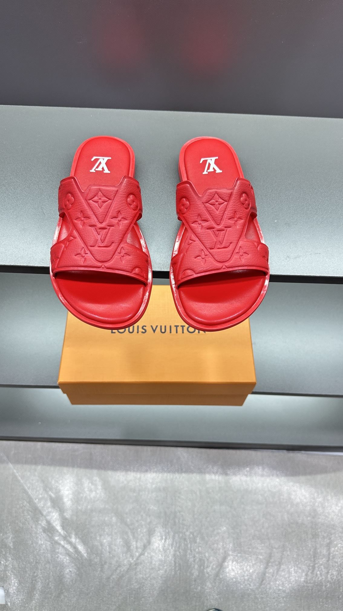 Louis Vuitton Slippers